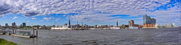 Panorama  Hafen Hamburg mit Götheborg